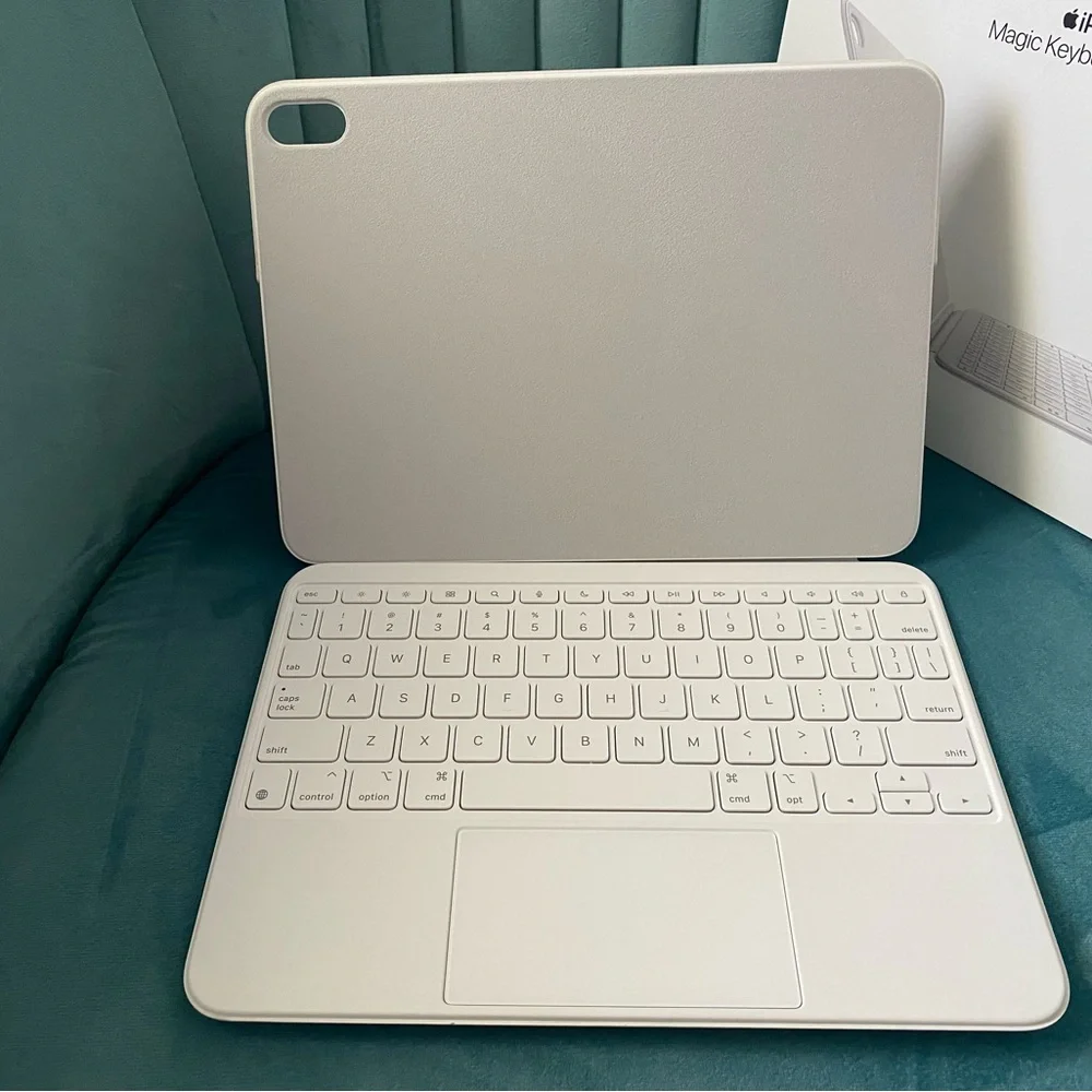 Apple iPad Magic Keyboard Folio - 10th generation